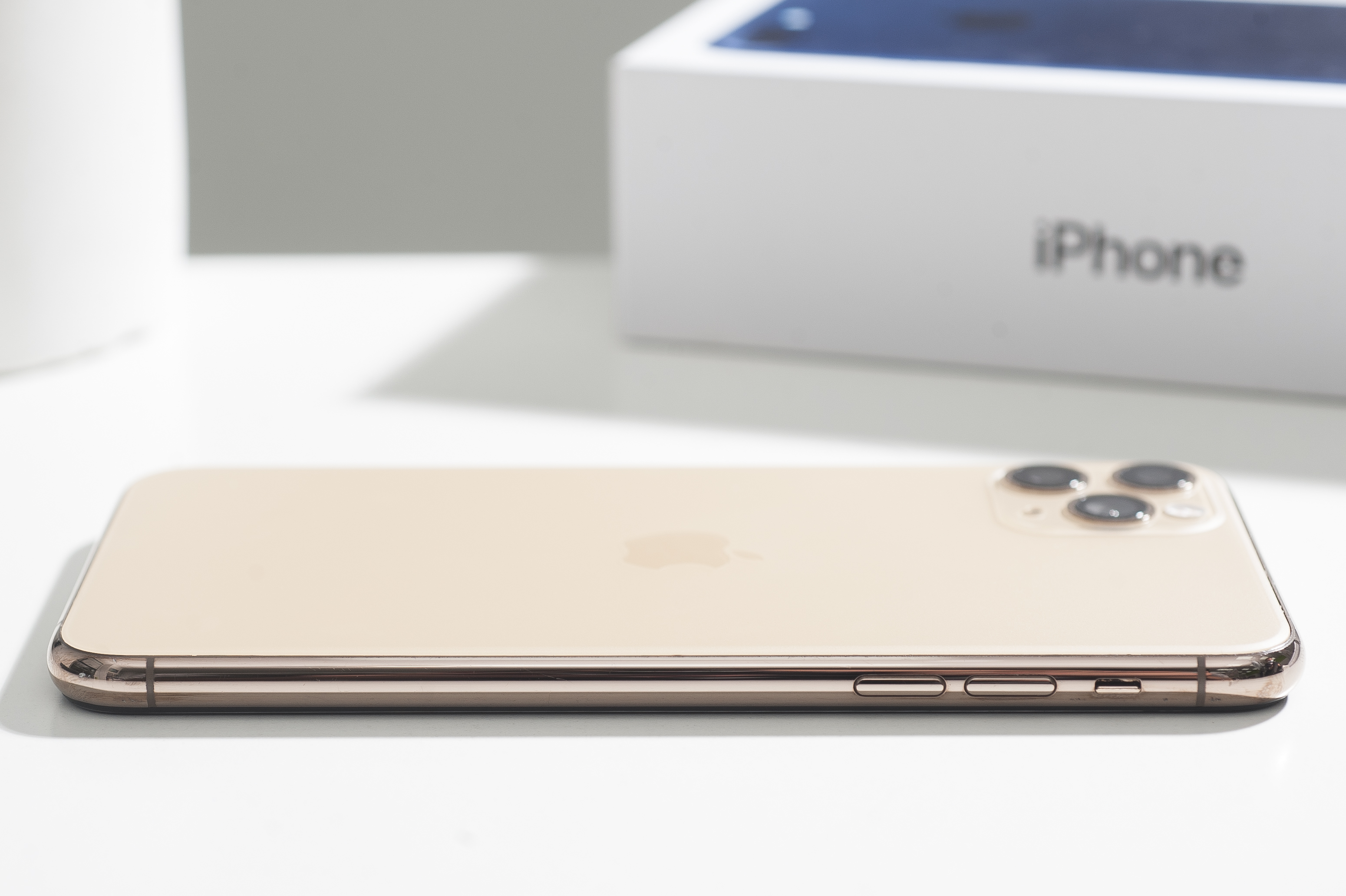 iPhone 11 Pro Max 512gb, Gold (MWHA2) б/у